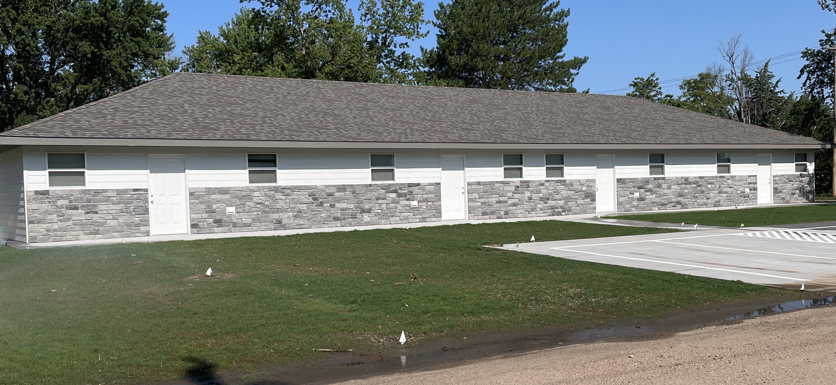 300 South Bismark Avenue - 4